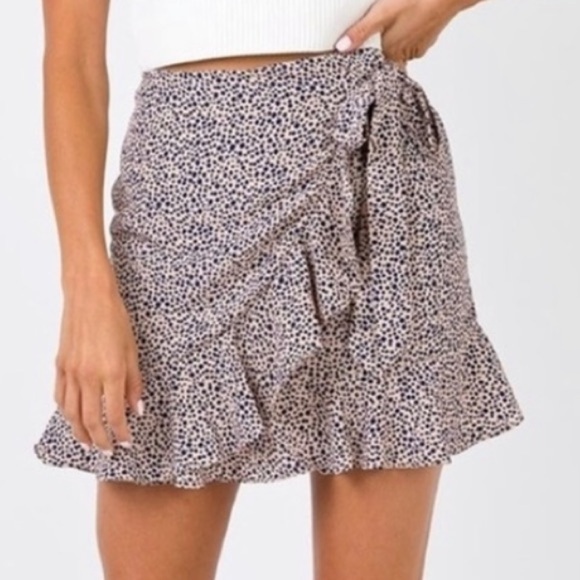 Princess Polly Tan and Blue Print Mali Ruffle Mini Skirt Size 0 - Picture 1 of 6